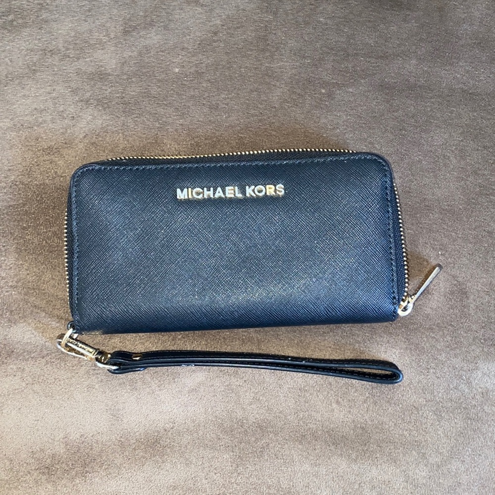 Michael kors wallet/wristlet